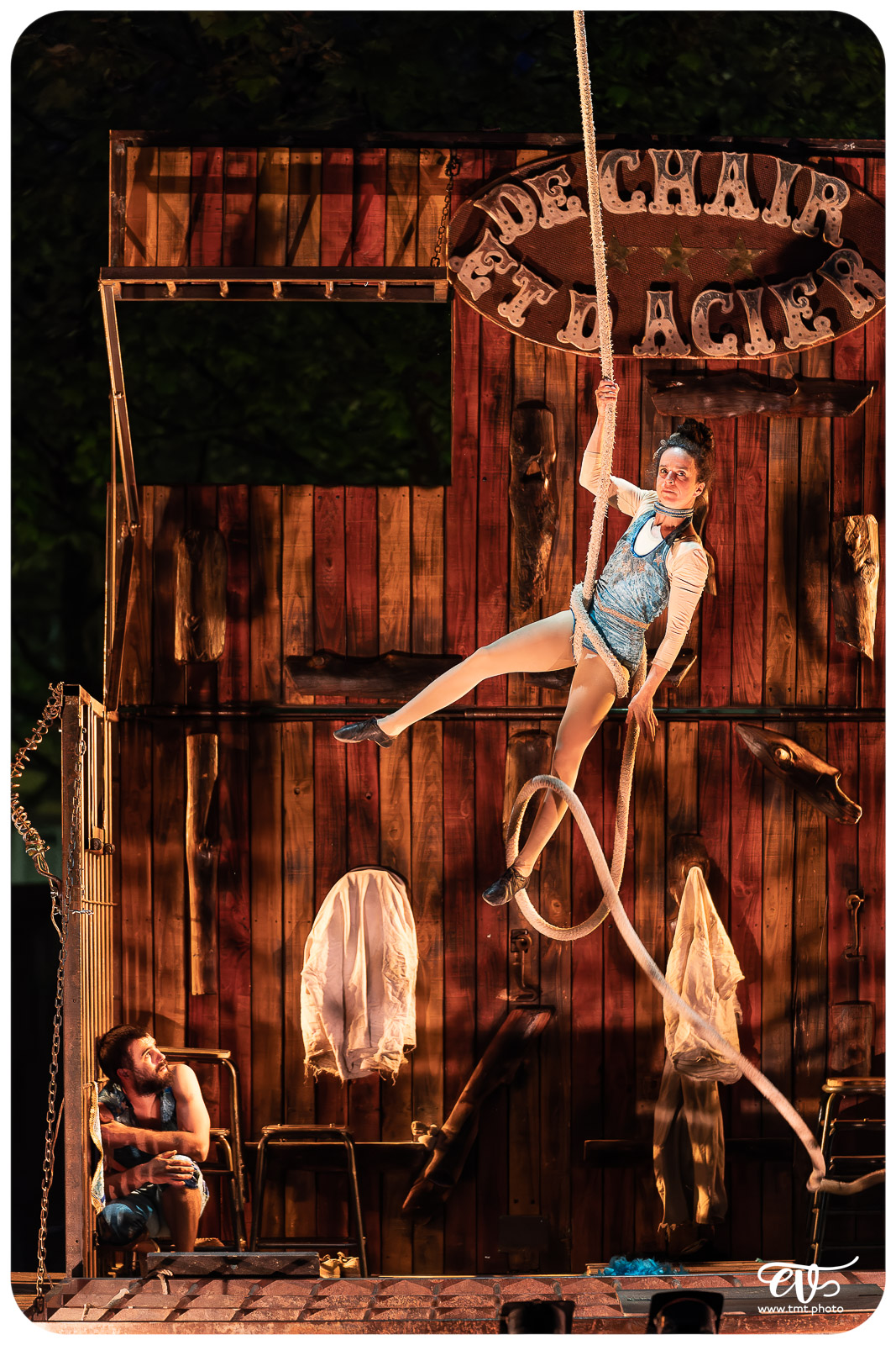 DE CHAIR ET D'ACIER (CIE 100 RACINES)